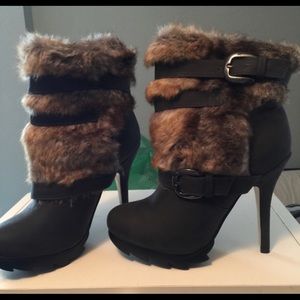 Ankle boots —>New never worn